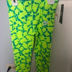 Nike girls active leggings